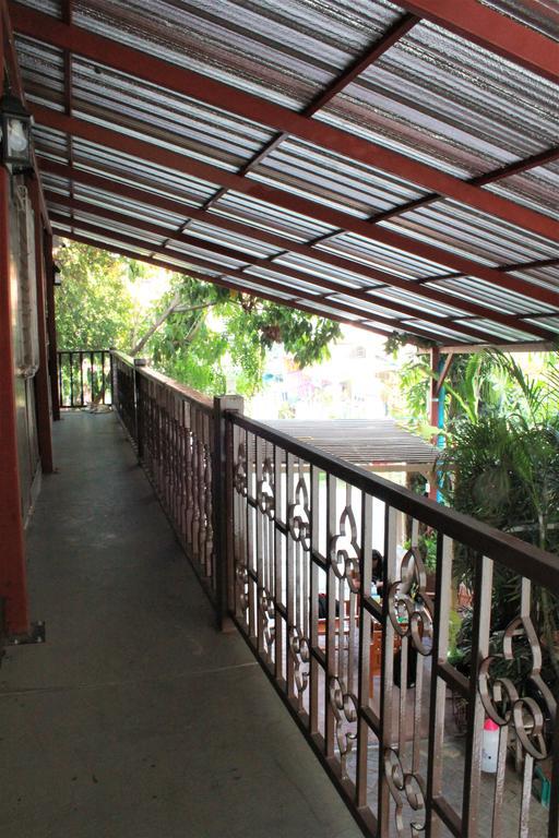 Baan Park Raak Backpacker Hostel Chiang Mai Luaran gambar